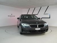 Gebraucht BMW 520 Comfort Edition 201 PS (147 kW) 2023 Grau Kombi