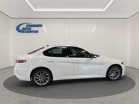 Neu Alfa Romeo Giulia Sprint 2026 Weiss Limousine