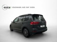 Gebraucht VW Touran Highline 150 PS (110 kW) 2024 Grau Van / Kleinbus