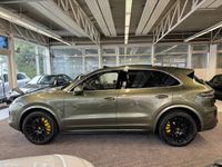 gebraucht Porsche Cayenne Turbo | CH | 2+2 J. Gar. | SONDERLACKIERUNG Oakgreen