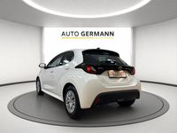 Neu Toyota Yaris Hybrid Comfort 116 PS (85 kW) 2025 Weiss Limousine