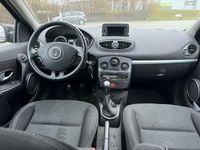 Gebraucht Renault Clio II Expression 101 PS (74 kW) 2011