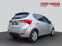Gebraucht Hyundai ix20 125 PS (91 kW) 2015 Silber Kleinwagen