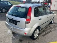 Gebraucht Ford Fiesta Trend 80 PS (58 kW) 2004 Kleinwagen