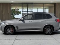 Neu BMW X5 Comfort Edition 381 PS (280 kW) 2025 Grau SUV