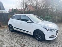 Gebraucht Hyundai i20 GO! 100 PS (73 kW) 2017