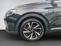 Gebraucht MG ZS Luxury 197 PS (144 kW) 2024 Rot Limousine