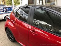 gebraucht Toyota Yaris Hybrid 1.5 "Black & Red" "NEUWAGEN" e-CVT / Videolink : https