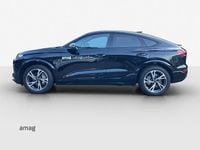 Neu Audi Q6 Sportback e-tron Ambiente 359 kW (489 PS) 2025 Mythosschwarz metallic SUV