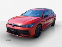Gebraucht VW Passat R-line 272 PS (200 kW) 2024 Chili red metallic Kombi