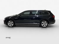 Gebraucht VW Passat Elegance 200 PS (147 kW) 2023 Deep black nacré Kombi