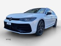 Neu VW Passat R-line 193 PS (141 kW) 2025 Oryxwhite perlmutteffekt  dachlackierung schwarz uni Kombi