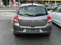 Gebraucht Renault Clio II Expression 75 PS (55 kW) 2011