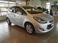 Gebraucht Hyundai ix20 Style 90 PS (66 kW) 2013 Silber Kleinwagen