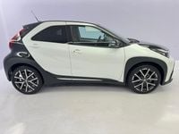 Neu Toyota Aygo X Sport 116 PS (85 kW) 2025 Weiss SUV