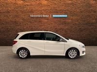 Gebraucht Mercedes B200 Night 156 PS (114 kW) 2018 Weiss Van / Kleinbus