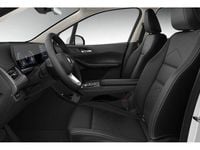 Gebraucht BMW 220 Active Tourer Luxury Line 156 PS (114 kW) 2025 Weiss Van / Kleinbus