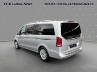 Gebraucht Mercedes V220 163 PS (119 kW) 2018 Silber Van / Kleinbus