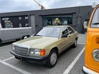 Gebraucht Mercedes 190 122 PS (89 kW) 1983 Limousine