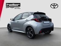 Neu Toyota Yaris Hybrid Premium 131 PS (96 kW) 2025 Silber Limousine