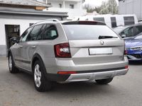 gebraucht Skoda Octavia Combi 2.0 TDI Scout 4x4 DSG