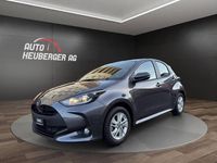 Neu Toyota Yaris Hybrid Comfort 116 PS (85 kW) 2025 Grau Limousine