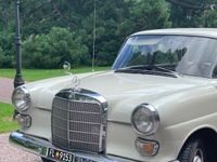 Gebraucht Mercedes 200 102 PS (75 kW) 1966