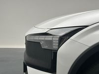 Neu Volvo EX30 CC Performance 314 kW (428 PS) 2025 Weiss SUV