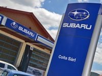 Gebraucht Mercedes B250 AMG line 211 PS (155 kW) 2015 Weiss Van / Kleinbus