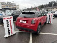 Neu Fiat 600 La Prima 145 PS (106 kW) 2026 Rot SUV