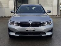 Gebraucht BMW 330 Advantage 258 PS (189 kW) 2019 Kombi