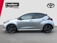 Neu Toyota Yaris Hybrid Premium 131 PS (96 kW) 2025 Silber Limousine