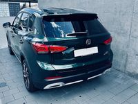 Neu MG ZS Luxury 197 PS (144 kW) 2026 Grün SUV