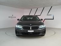 Gebraucht BMW 520 Comfort Edition 201 PS (147 kW) 2023 Grau Kombi