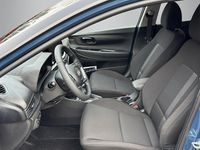 Neu Hyundai i20 100 PS (73 kW) 2025 Blau Limousine