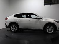 Neu BMW iX2 Performance 150 kW (204 PS) 2025 Weiss SUV