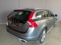 gebraucht Volvo V60 CC D4 AWD Summum Geartronic