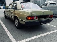 Gebraucht Mercedes 190 122 PS (89 kW) 1983 Limousine