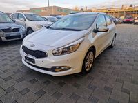 Gebraucht Kia Ceed Style 135 PS (99 kW) 2013 Kleinwagen