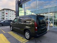 Neu Peugeot Rifter Allure 130 PS (95 kW) 2025 Grün Van / Kleinbus