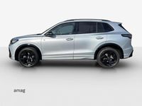 Gebraucht VW Tiguan R-line 193 PS (141 kW) 2024 Oyster silver metallic SUV