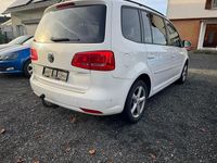 Gebraucht VW Touran Comfortline 140 PS (102 kW) 2013 Van / Kleinbus