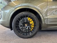 gebraucht Porsche Cayenne Turbo | CH | 2+2 J. Gar. | SONDERLACKIERUNG Oakgreen