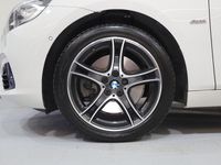 Gebraucht BMW 225 Active Tourer Comfort Edition 231 PS (169 kW) 2016 Weiss Van / Kleinbus
