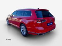 Gebraucht VW Passat Elegance 200 PS (147 kW) 2023 Tornadorot uni Kombi