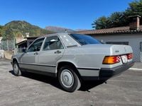 Gebraucht Mercedes 190 122 PS (89 kW) 1985 Limousine