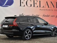 Gebraucht Volvo V60 Plus 211 PS (155 kW) 2025 Schwarz Kombi