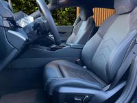 Gebraucht BMW 530e M Sport 299 PS (219 kW) 2025 Schwarz Kombi