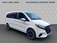 Gebraucht Mercedes V220 Style 163 PS (119 kW) 2024 Weiss Van / Kleinbus