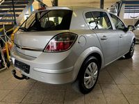 Gebraucht Opel Astra Enjoy 115 PS (84 kW) 2012